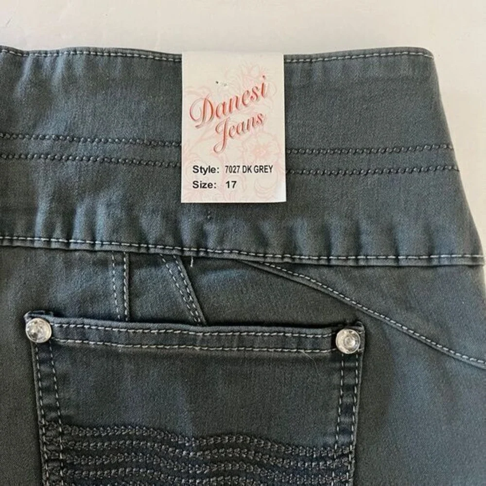 Danesi Jeans Distressed Gray Denim Pants Button Fly Straight Leg Women's Size 17